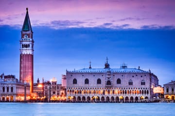 Two-Hour Private Boat Tour with Aperitif in Venice