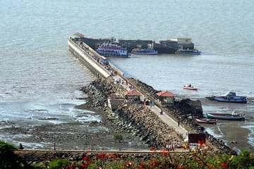 Cultural Tour of Mumbai, Alappuzha, Agra, and Abhaneri