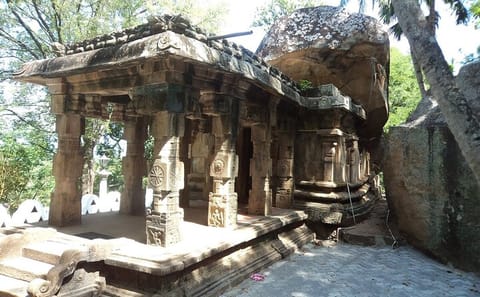 Athugala and Silver Temple Day Tour from Anuradhapura