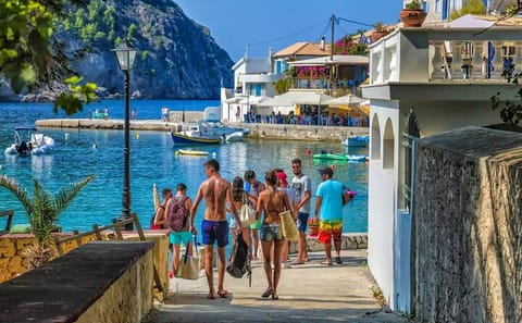 Kefalonia Day Tour: Explore Assos and Fiscardo Villages
