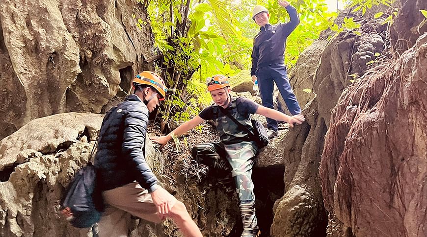 Tham Phay Cave & Ba Be Lake Kayaking Adventure