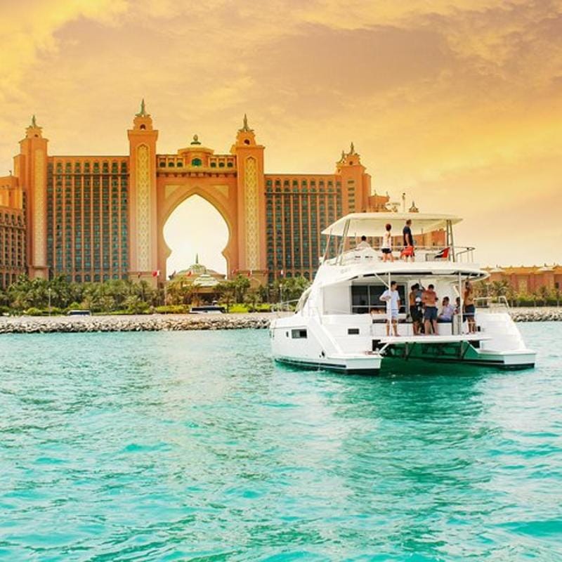 Dubai: Luxury Shared Yacht Tour with Breakfast or BBQ – Explore Iconic Dubai from the Sea