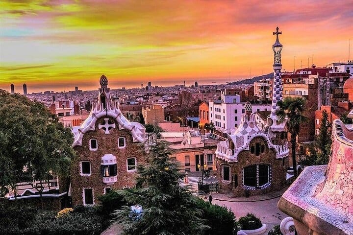 Two Hours Quick Barcelona Private Tour with Hotel Pick up  5