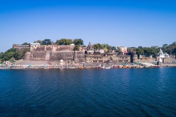 Maheshwar Cultural Day Tour from Indore by Private Vehicle