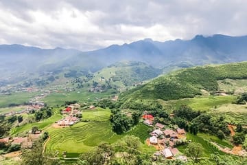 Sapa Trekking Tour from Hanoi with Homestay and Hotel Stays