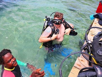 Dive with local divemaster expert in the diving sites.