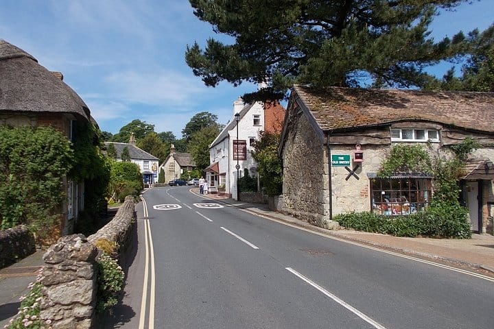 Isle of Wight Full-Day Private Tour from London 8