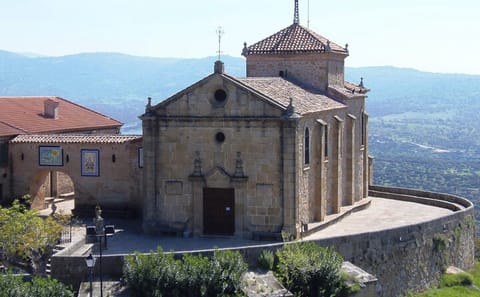 Walking Tour of Plasencia's Cathedral and Historic Sites
