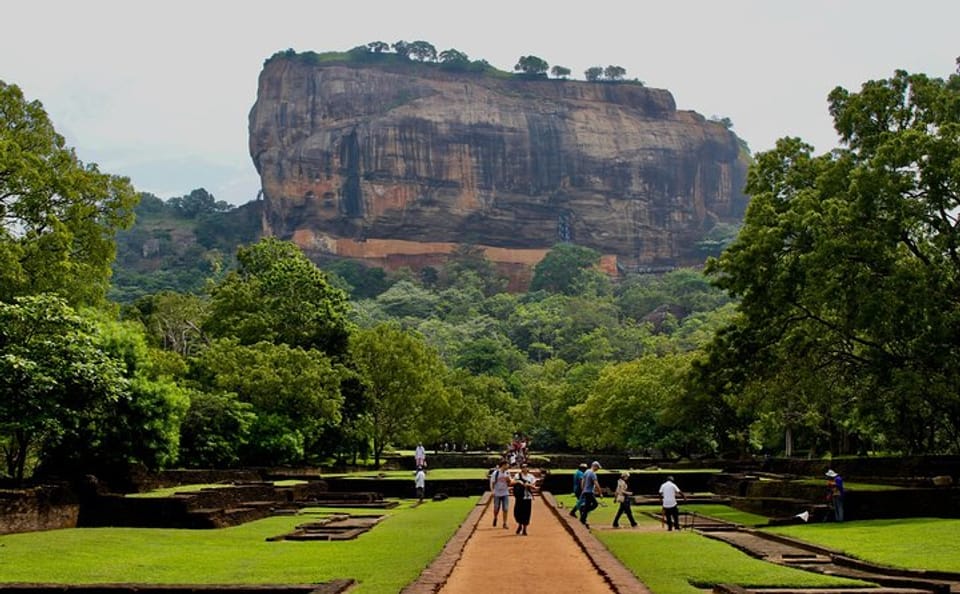 Sigiriya Rock Fortress Day Tour from Habarana