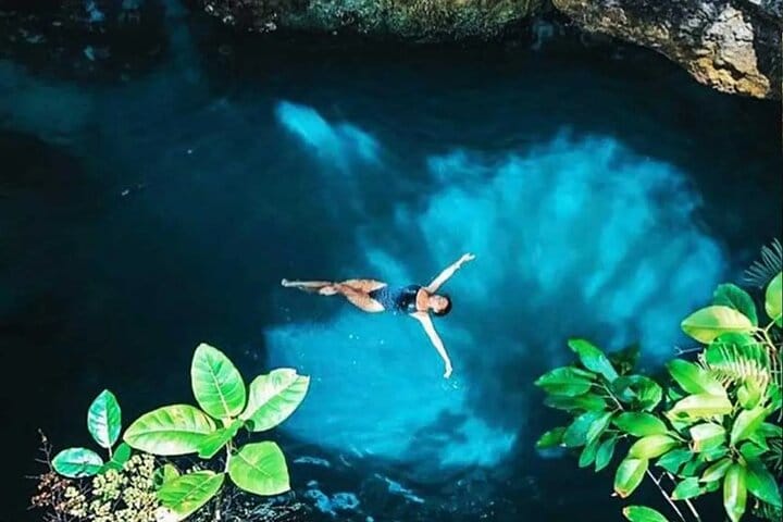 Blue Hole Mineral Spring and Rick's Cafe Sunset Tour 6