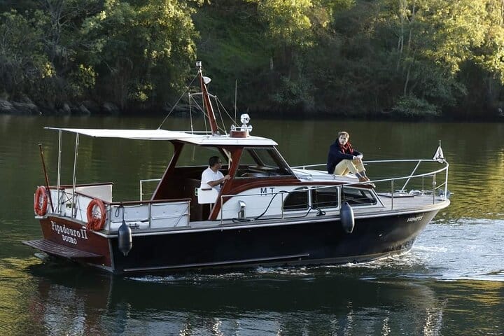 Douro Tour, Lunch at an Award-Winning Winery and Private Cruise