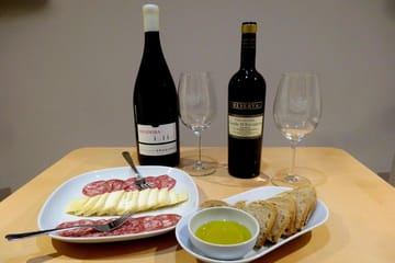 Évora & Wine: Private Walking Tour with Tickets and Wine Tastings