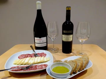 Private Walking Tour of Évora with Wine Tastings and Snacks