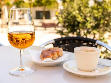 Arrábida & Sesimbra Day Trip from Lisbon – Wine Tasting, Nature and Beaches