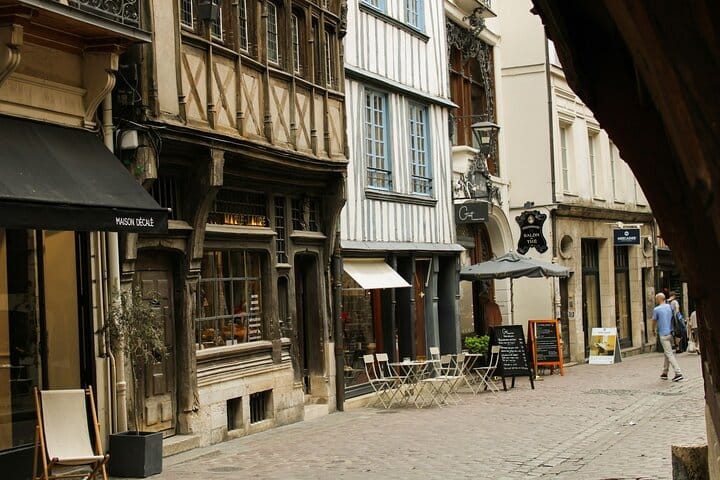 Rouen Private Walking Tour with Local Guide  5