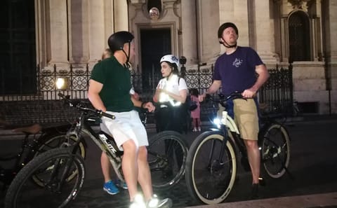 Rome Night Bike Tour: Explore the Pantheon and More