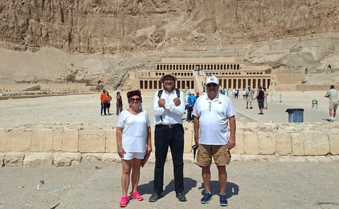 Private Luxor Day Tour from Aswan with Historical Sites