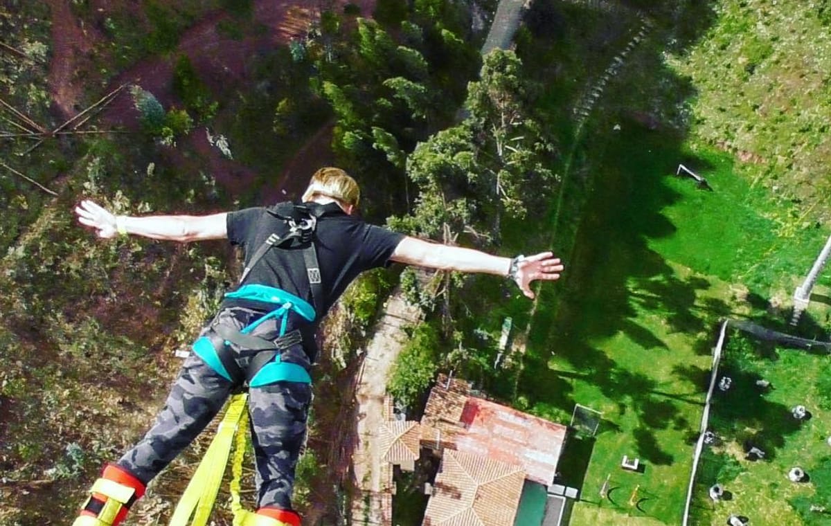 Cus-16 : Bungee Jumping Over Peruvian Canyons