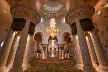 Private Guided Tour of Sheikh Zayed Mosque in Abu Dhabi