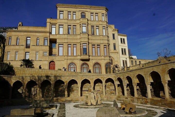 Photo tour- Photograph tour-Old city icherisheher-Baku city tour-Azerbaijan tour-history baku-azsrbaijan culture