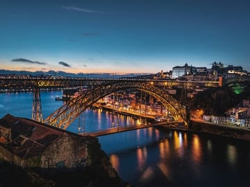 Private Full-Day Cultural Tour of Porto with Photoshoot