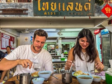 Ancient City of Hariphunchai Top Sights and 6 Mini Food Tour