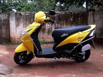 Self-Drive Motorbike Tour in Wathuregama, Sri Lanka