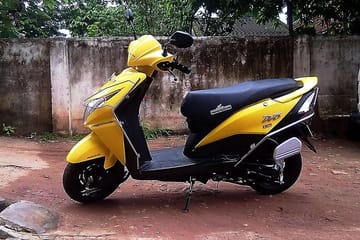 Self-Drive Motorbike Tour in Wathuregama, Sri Lanka