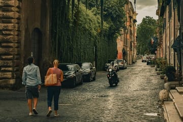Couples Photoshoot Experience on the Streets of Rome