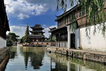 Shanghai private Tour to Zhujiajiao Water Town and tallest tower