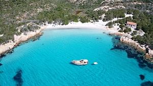 Palau or La Maddalena: wooden boat tour in the La Maddalena archipelago