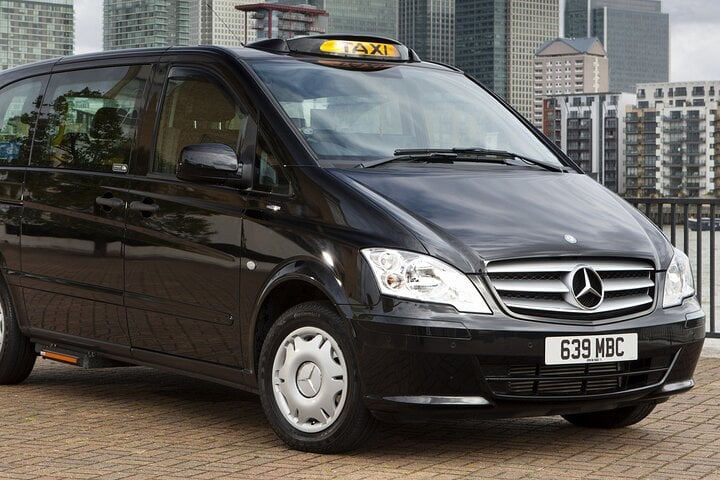 Private Transfer 1 way from Disneyland Paris to Paris City or Hotel 6