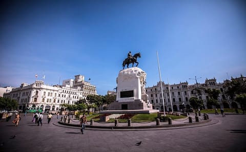 Lima City Tour with Larco Museum Visit and Historic Sites