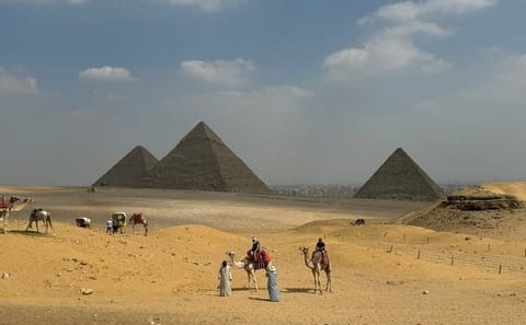 Private Tour of Giza Pyramids and Saqqara with Camel Ride