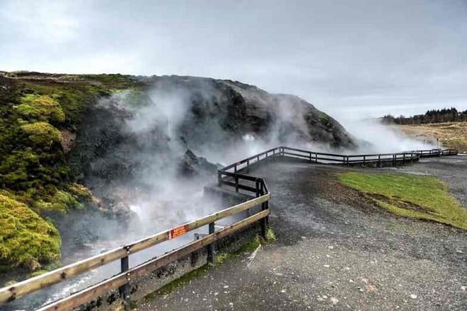 Hvammsvik Hot Springs: Private Return Transfer with Entrance