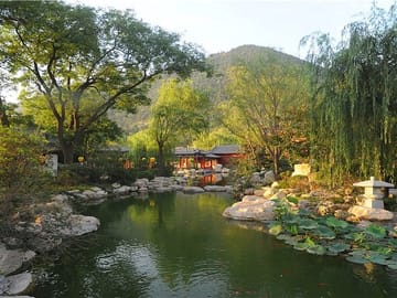 Huaqing Palace Walking Tour in Xi'an, Shaanxi