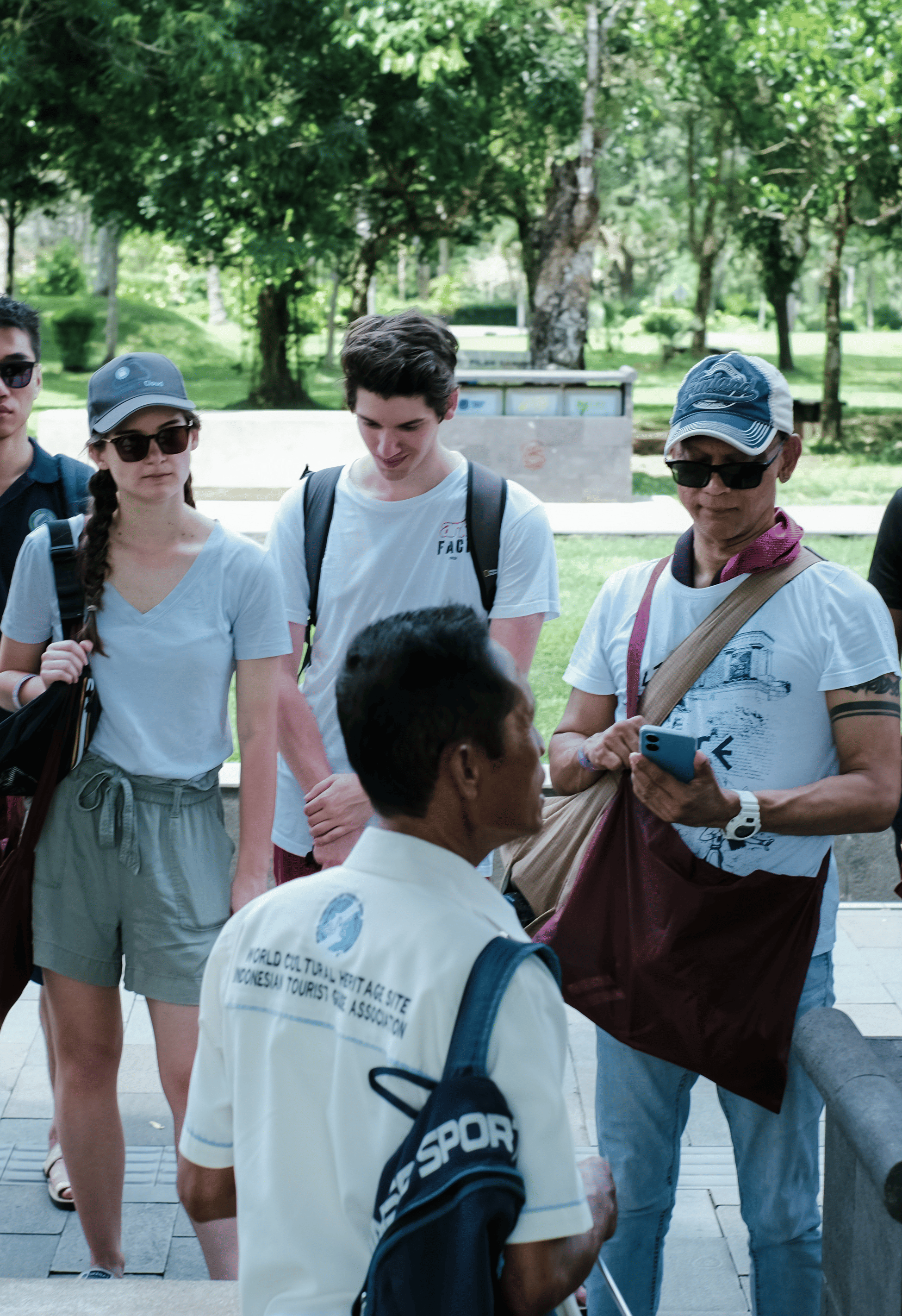 프로볼링고 출발: 툼팍 세우 폭포 & 보로부두르 프람바난 가이드 투어