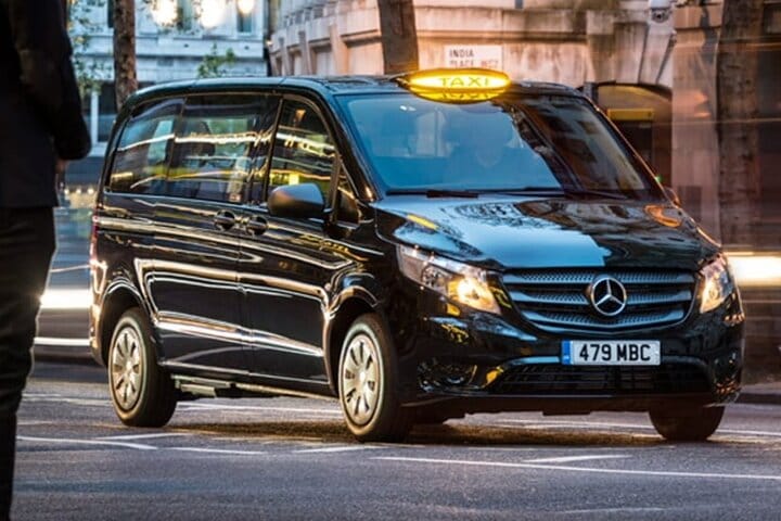 Private Transfer One Way from Paris Hotel to Disneyland Paris 4