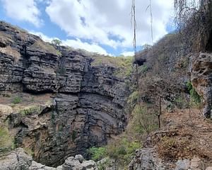 TAWI ATTAIR SINK HOLE