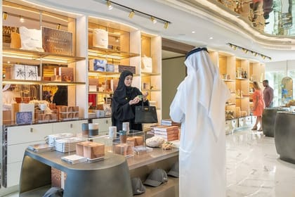 Inside Burj Al Arab Dubai Guided Tour with Experience Package