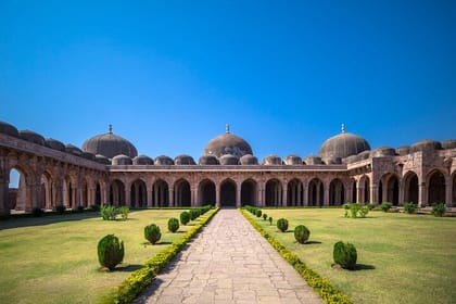 Indore to Mandu and Maheshwar: A Heritage Day Tour