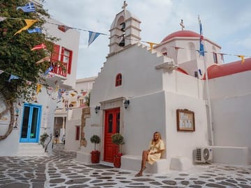 Small Group Walking Tour of Mykonos Town with Port Pickup