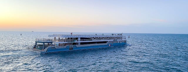 Dubai  Lotus Mega Yacht Dinner Cruise Tickets