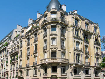 French Conversation Class with Coffee at Café de Flore in Paris