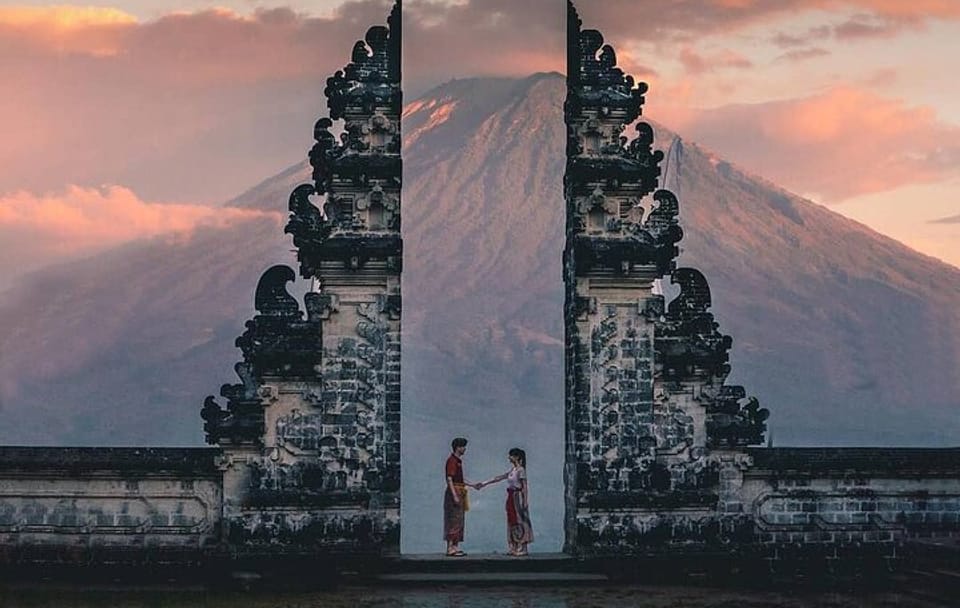 Full Day Bali Private Tour of Raja Amlapura Lunch and Dinner