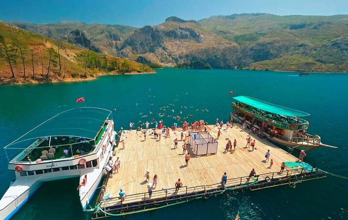 All Inclusive Green Canyon Boat Tour with Lunch and Soft Drinks