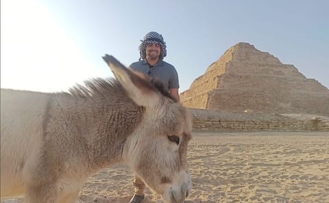 Private Tour of Giza Pyramids and Saqqara in Cairo