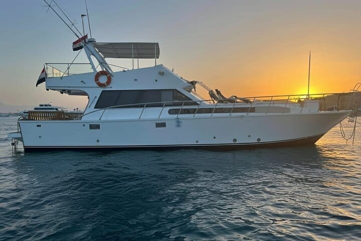 Private Boat , Fishing & Snorkeling Full Day & Lunch – Hurghada