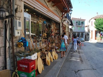 Delphi and Arachova Full Day Cultural Tour from Athens