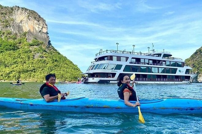 World Class Le Theatre Cruise Ha Long and Lan Ha Bay